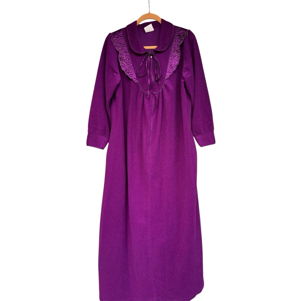 VTG Quiet Moments Soft MED Fleece Zip Front 2 Pocket Robe House Coat Purple
